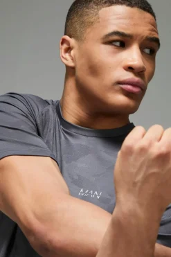 New boohooMAN Man Active Camo Raglan Performance T-shirt dark grey