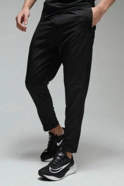 Cheap boohooMAN Man Active Cropped Tapered Jogger black