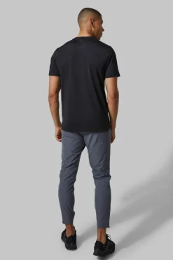 Sale boohooMAN Man Active Engineered Performance Reg Fit T-shirt black