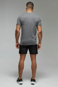 Best boohooMAN Man Active Engineered Performance Reg Fit T-shirt charcoal