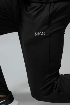 New boohooMAN Man Active Fleece Back Performance Tapered Jogger black