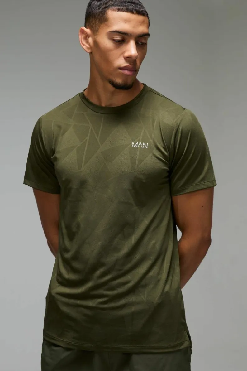 Flash Sale boohooMAN Man Active Geo Jacquard Regular Fit T-shirt khaki