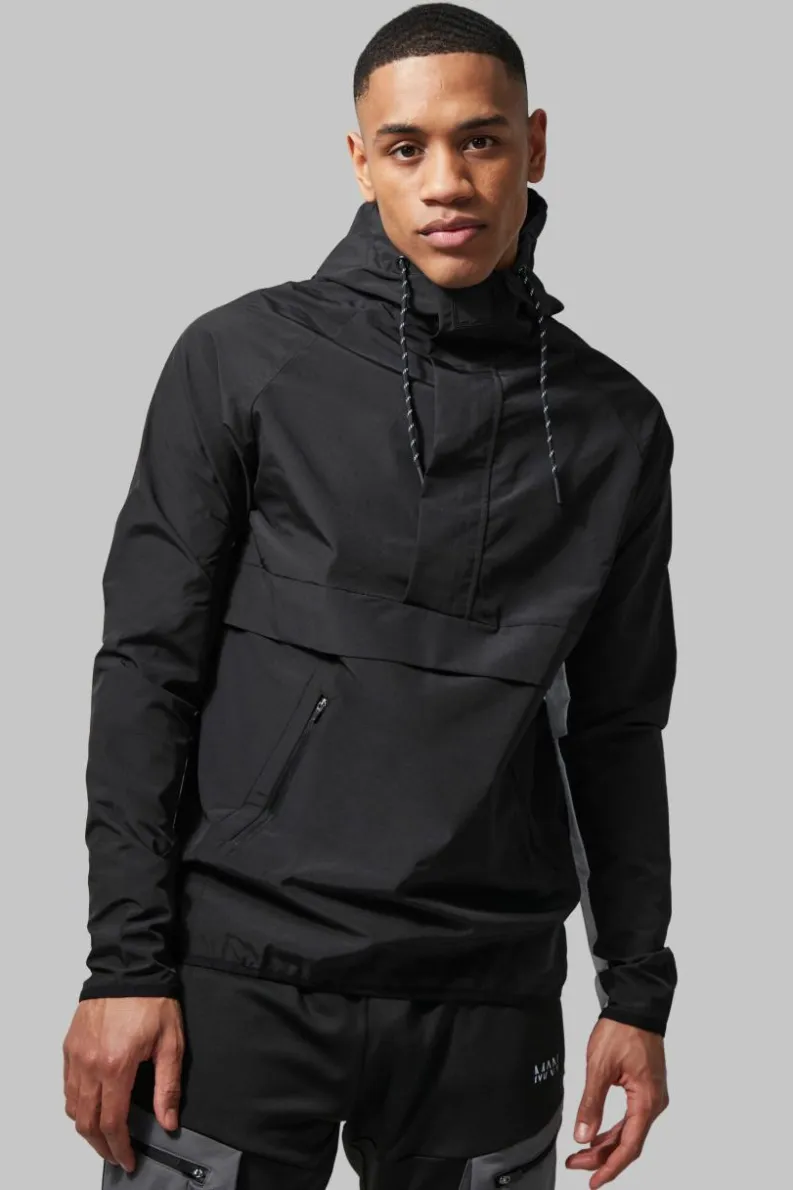 Store boohooMAN Man Active Gym Colour Block Regular Fit Windbreaker black