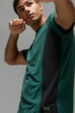 New boohooMAN Man Active Gym Lightweight T Shirt dark green