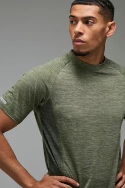 Best boohooMAN Man Active Gym Lightweight T Shirt khaki
