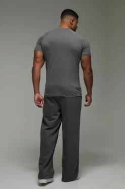 Outlet boohooMAN Man Active Gym Raglan T-shirt charcoal