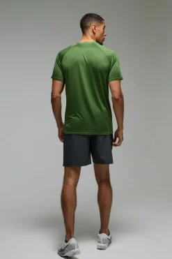 Store boohooMAN Man Active Lightweight Essentials Gym Raglan T-shirt green