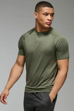 Outlet boohooMAN Man Active Lightweight Essentials Gym Regular Fit Raglan T-shirt khaki