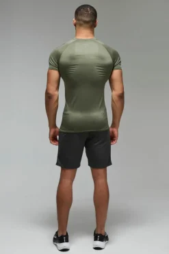 Outlet boohooMAN Man Active Lightweight Essentials Gym Muscle Fit Raglan T-shirt khaki