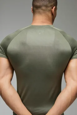 Outlet boohooMAN Man Active Lightweight Essentials Gym Muscle Fit Raglan T-shirt khaki