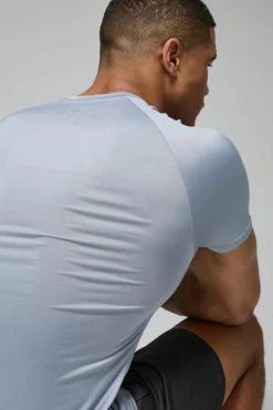 Fashion boohooMAN Man Active Lightweight Essentials Gym Muscle Fit Raglan T-shirt light grey