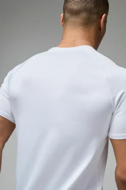 Clearance boohooMAN Man Active Lightweight Essentials Gym Regular Fit Raglan T-shirt white