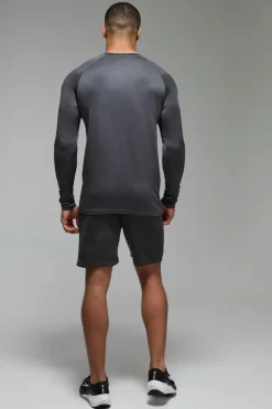 Best boohooMAN Man Active Lightweight Essentials Gym Raglan Long Sleeve T-shirt charcoal