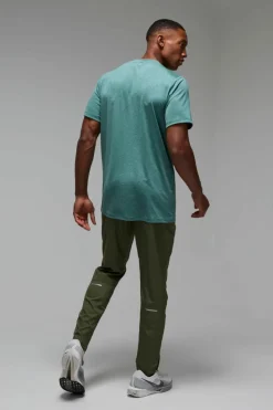 Hot boohooMAN Man Active Mesh Marl Regular Fit T-shirt green