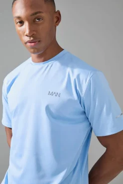 Best Sale boohooMAN Man Active Performance Regular Fit T-shirt light blue