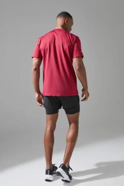 Best Sale boohooMAN Man Active Performance Regular Fit T-shirt berry