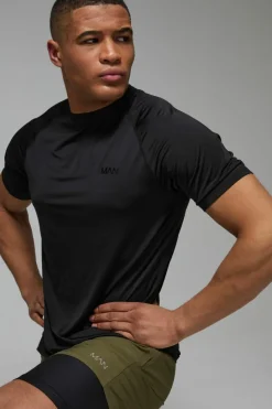 Best Sale boohooMAN Man Active Performance Regular Fit Raglan T-shirt black