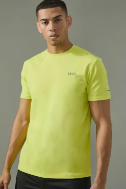 Discount boohooMAN Man Active Performance Regular Fit T-shirt lime