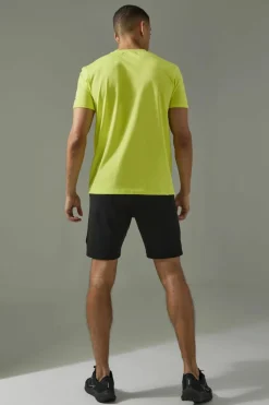Discount boohooMAN Man Active Performance Regular Fit T-shirt lime