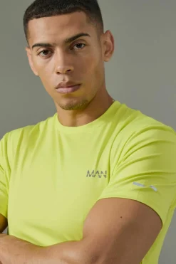 Discount boohooMAN Man Active Performance Regular Fit T-shirt lime