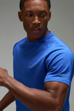 Online boohooMAN Man Active Raglan Regular Fit T-shirt cobalt