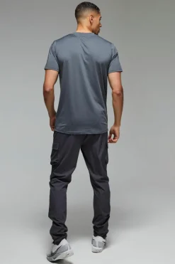 New boohooMAN Man Active Regular Fit Performance T-shirt charcoal