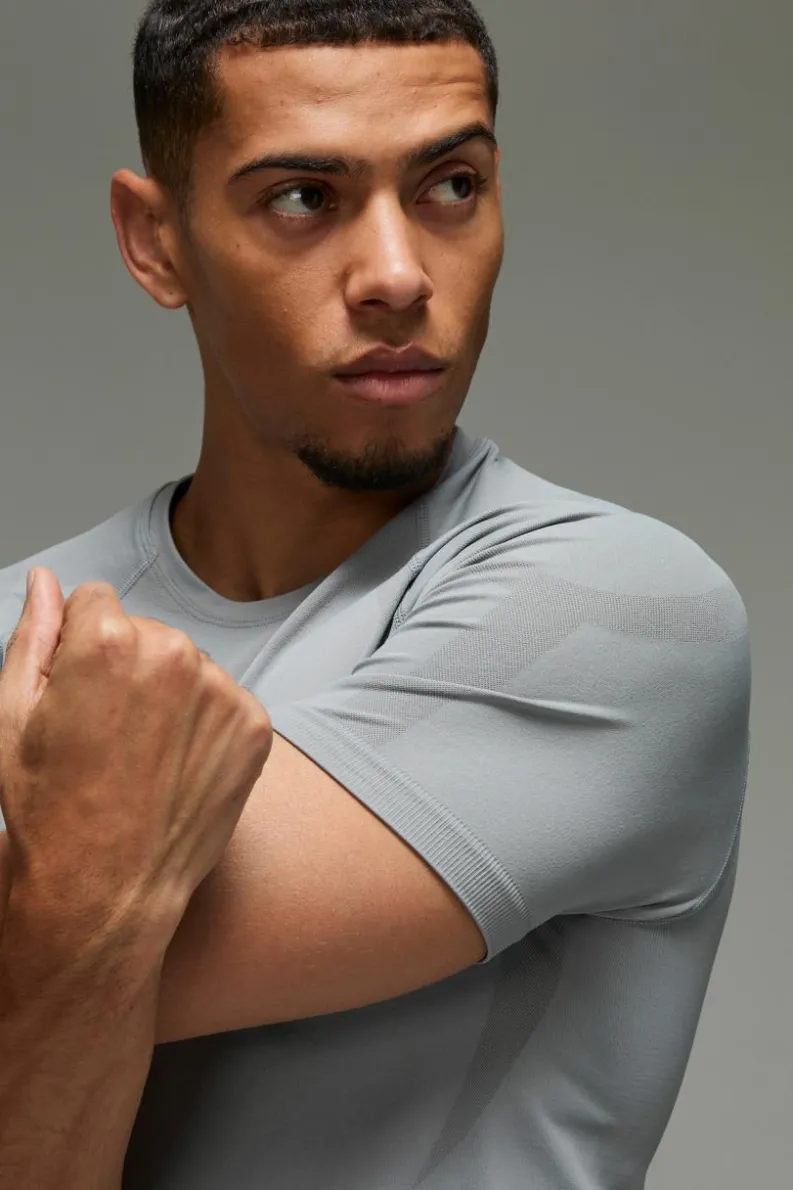 Discount boohooMAN Man Active Seamless Muscle Fit T-shirt light grey
