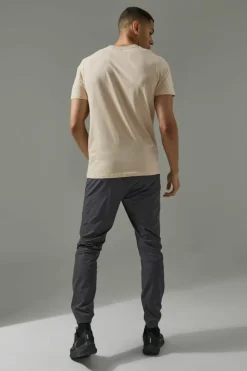 Discount boohooMAN Man Active Slim Fit T-Shirt sand