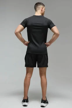 Online boohooMAN Man Active Stretch Woven 5inch Shorts black