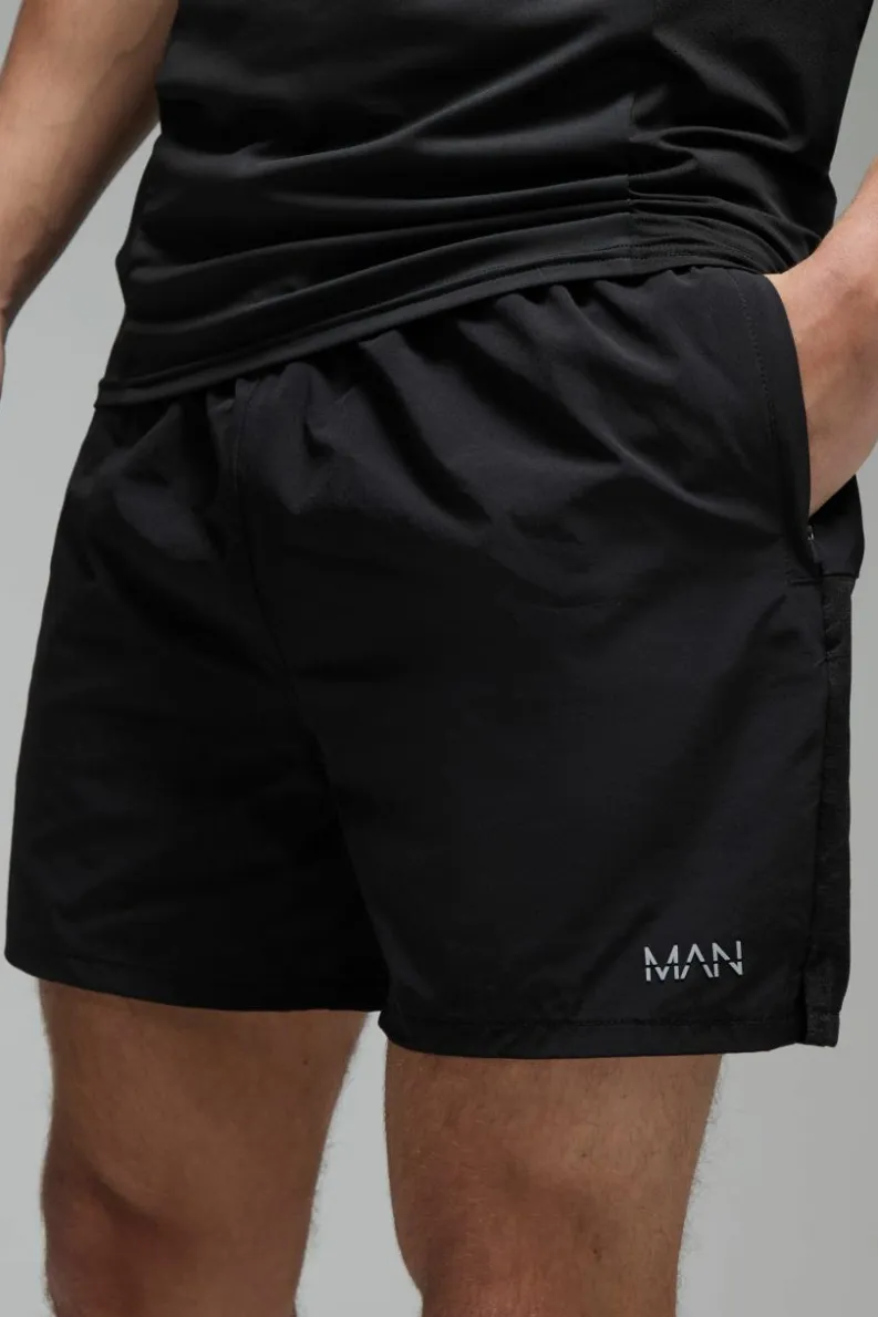 Online boohooMAN Man Active Stretch Woven 5inch Shorts black