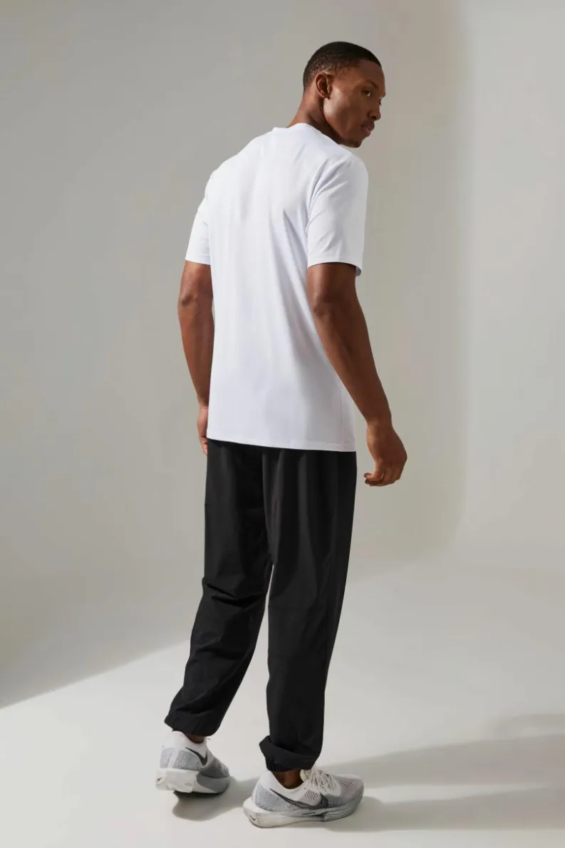 Sale boohooMAN Man Active Sweat-Wicking Gym Performance T-Shirt white