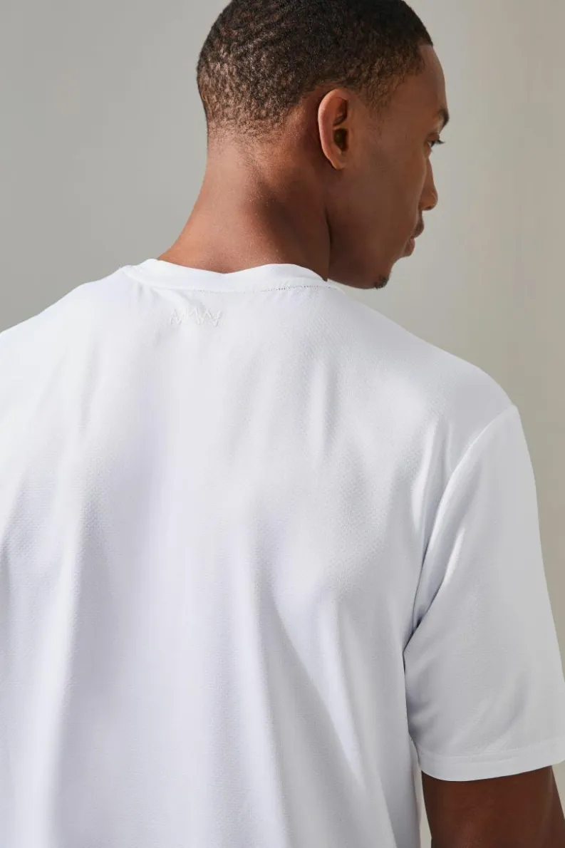 Sale boohooMAN Man Active Sweat-Wicking Gym Performance T-Shirt white