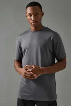 Flash Sale boohooMAN Man Active Sweat-Wicking Gym Performance T-Shirt charcoal