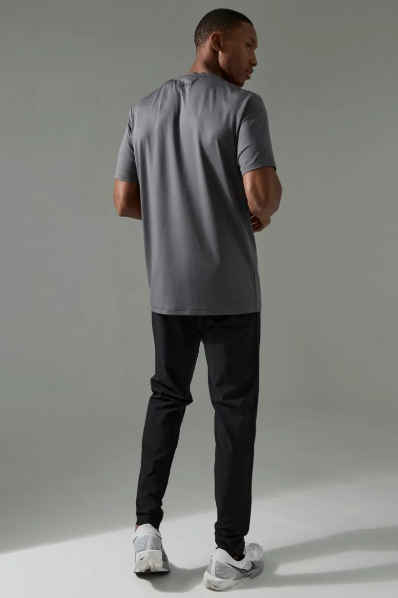 Flash Sale boohooMAN Man Active Sweat-Wicking Gym Performance T-Shirt charcoal