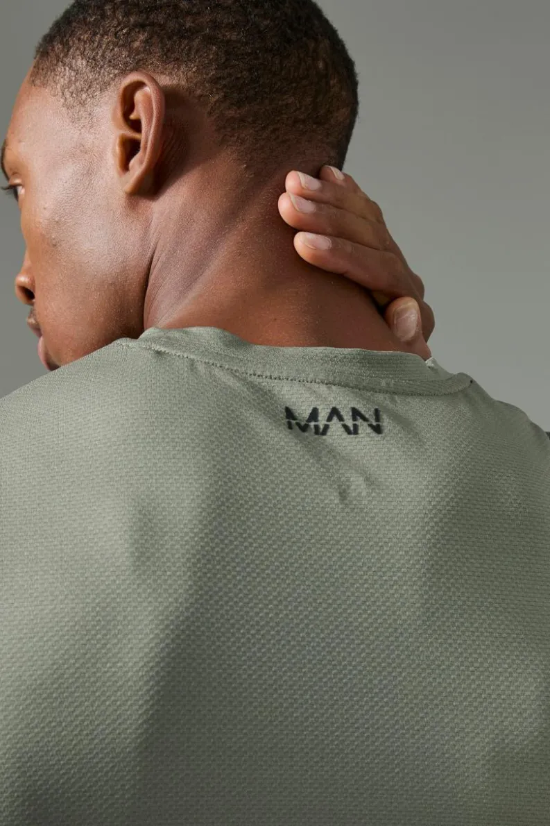 Cheap boohooMAN Man Active Sweat-Wicking Gym Performance T-Shirt khaki