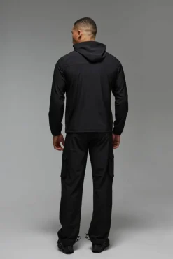 Online boohooMAN Man Active Training Dept. Windbreaker black