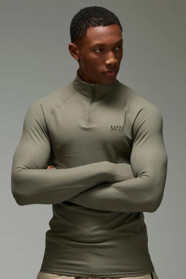 Hot boohooMAN Man Active Waffle Texture Muscle Fit 1/4 Zip khaki