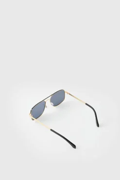 Flash Sale boohooMAN Metal Navigator Sunglasses gold