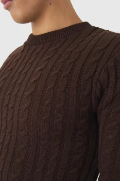 Sale boohooMAN Muscle Fit Cable Knit Jumper chocolate