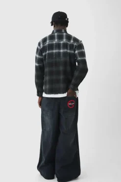 Hot boohooMAN Oversized Acid Wash Ribcage Print Check Shirt black
