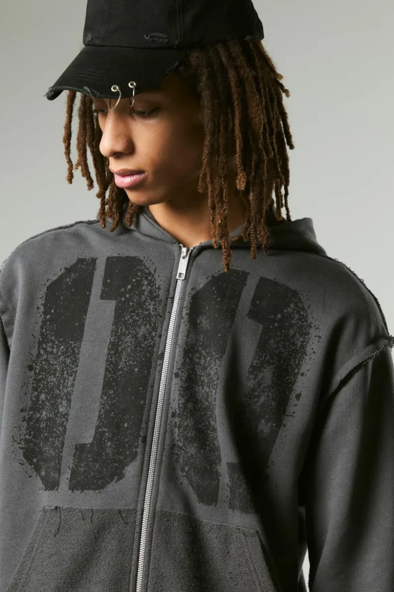 Store boohooMAN Oversized Boxy Varsity Raw Edge Zip Through Loopback Hoodie charcoal