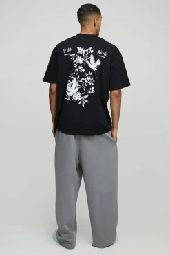 Online boohooMAN Oversized Extended Neck Floral Bird Graphic T-Shirt black