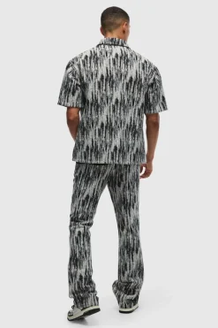 New boohooMAN Oversized Short Sleeve Abstract Tapestry Shirt black