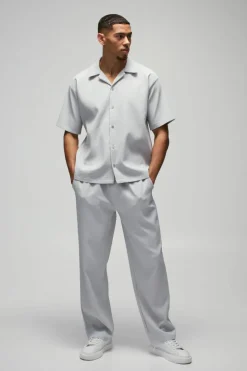 Flash Sale boohooMAN Oversized Short Sleeve Pleated Shirt & Straight Trouser grey