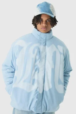 Outlet boohooMAN Oversized Spray M Print Funnel Neck Puffer Jacket In Blue light blue