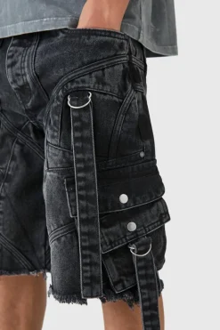 Store boohooMAN Oversized Strap And Buckle Detail Denim Jorts washed black