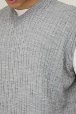 Discount boohooMAN Oversized V Neck Cable Knitted Vest light grey