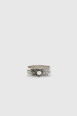 Clearance boohooMAN 5 Pack Skull Embossed Rings silver