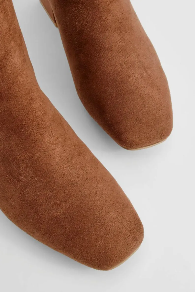 Store boohoo Panel Detail Block Heel Knee High Boots chocolate