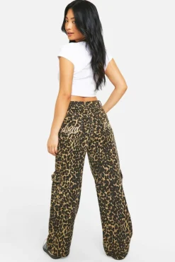 Discount boohoo Petite Denim DSGN Cargo Jeans leopard